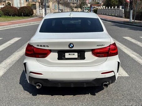 2023 BMW 1 серии 120i III (F52) Рестайлинг, белый, 2133000 рублей, вид 5