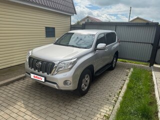 2015 Toyota Land Cruiser Prado 150 Series Рестайлинг 1, серебристый, 3200000 рублей, вид 1