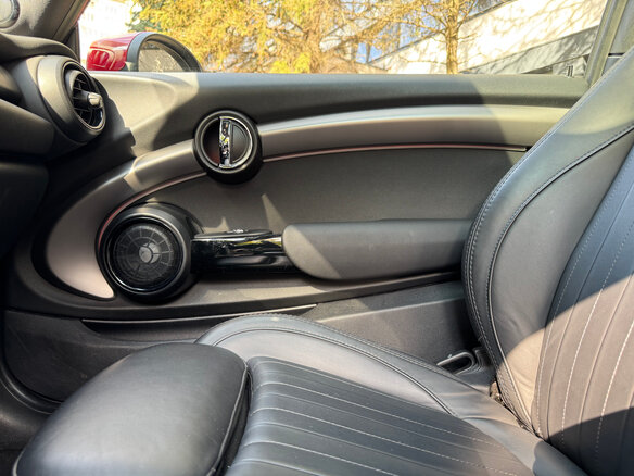 2019 Mini Hatch JCW III (F55/F56) Рестайлинг, серебристый, 3520000 рублей - вид 17