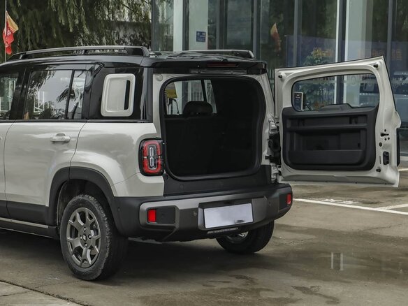 2026 Baojun Yep Plus, серый, 1740000 рублей - вид 18