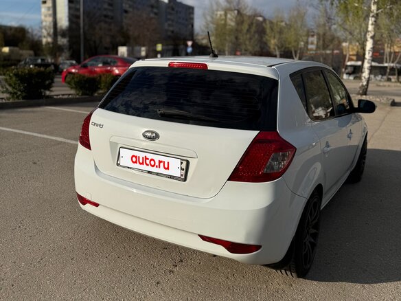 2011 Kia Ceed I Рестайлинг, белый, 700000 рублей - вид 9