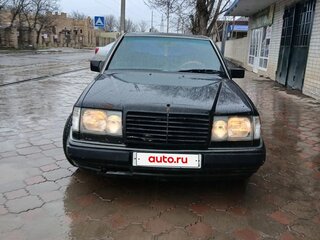 1990 Mercedes-Benz W124 230 4-speed, чёрный, 200000 рублей, вид 1