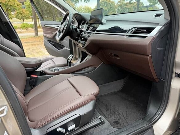 2022 BMW X1 Long 20Li sDrive II (F48) Рестайлинг, бежевый, 1830000 рублей - вид 9