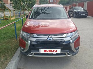2018 Mitsubishi Outlander III Рестайлинг 2, красный, 2000000 рублей, вид 1