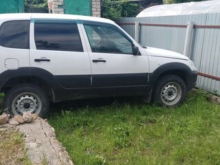2018 Chevrolet Niva I Рестайлинг, белый, 777000 рублей, вид 2