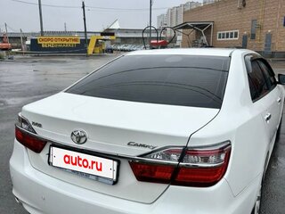 2015 Toyota Camry VII (XV50) Рестайлинг, белый, 1850000 рублей, вид 4