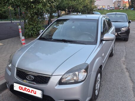 2011 Kia Rio II Рестайлинг, серый, 550000 рублей, вид 1