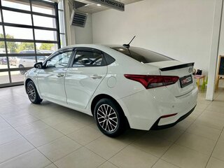 2017 Hyundai Solaris II, белый, 1139900 рублей, вид 3