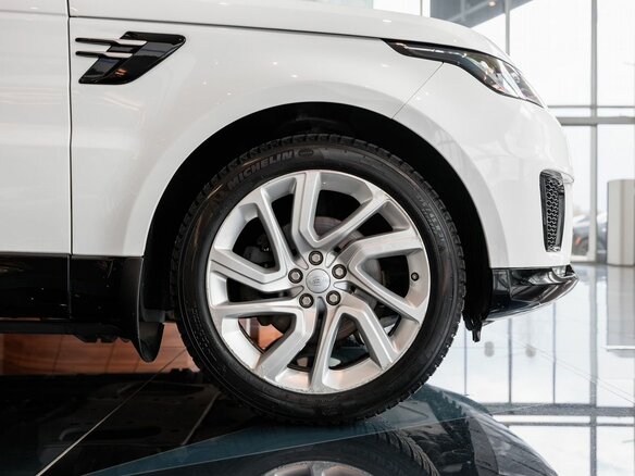 2019 Land Rover Range Rover Sport II Рестайлинг, белый, 4830000 рублей - вид 6