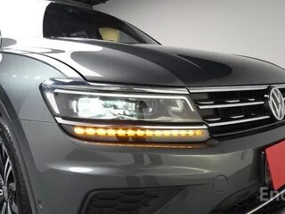 2021 Volkswagen Tiguan II Рестайлинг, серебристый, 2700000 рублей, вид 3