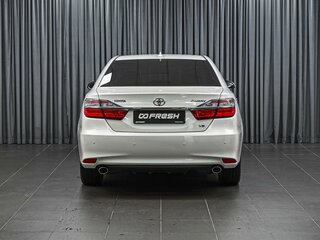 2016 Toyota Camry VII (XV50) Рестайлинг, белый, 2269000 рублей, вид 4
