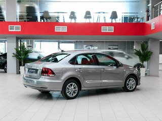 2017 Volkswagen Polo V Рестайлинг, серебристый, 1050000 рублей, вид 2