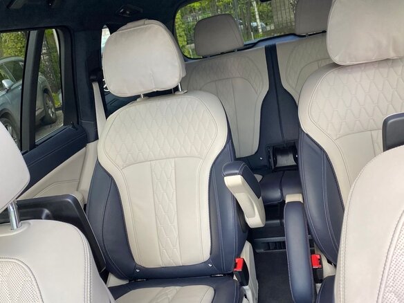 2019 BMW X7 40i I (G07), серый, 6500000 рублей - вид 7