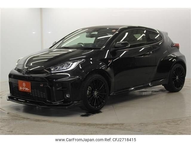 Открыть фотографии: Toyota Yaris IV