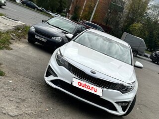 2019 Kia Optima IV Рестайлинг, белый, 1490000 рублей, вид 2
