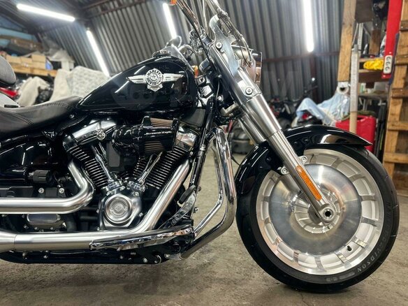 2017 Harley-Davidson Fat Boy, чёрный, 1990000 рублей - вид 11