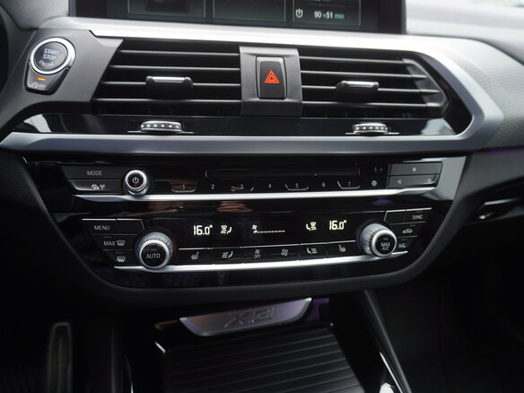 2018 BMW X3 30i xDrive III (G01), чёрный, 3883000 рублей - вид 14