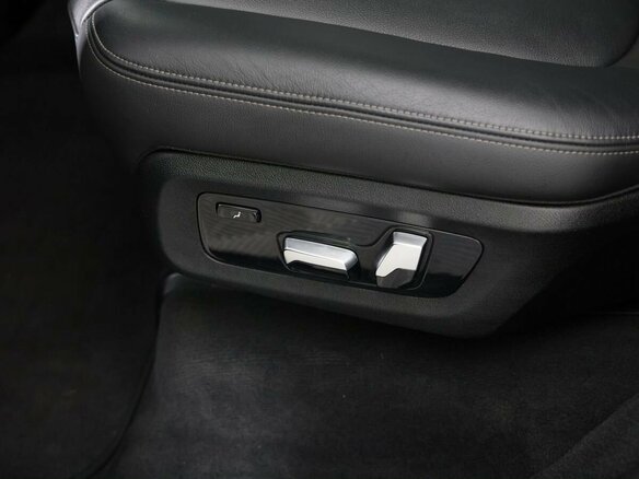 2020 BMW X7 30d I (G07), чёрный, 5025000 рублей - вид 30