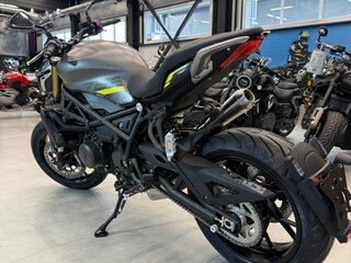 2026 Benelli 752 S, серый, 800000 рублей, вид 4