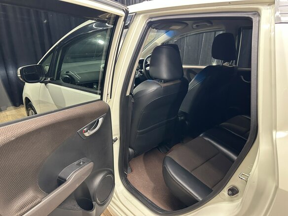 2011 Honda Fit Shuttle I, белый, 889000 рублей - вид 18