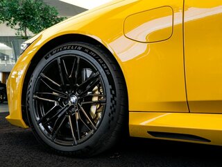 2025 BMW M5 VII (G90), жёлтый, 20140000 рублей, вид 4