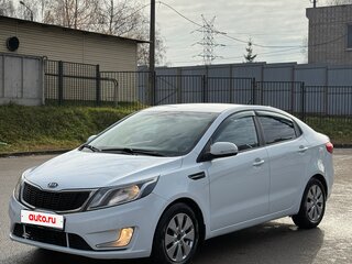 2012 Kia Rio 4-speed III, белый, 830000 рублей, вид 3