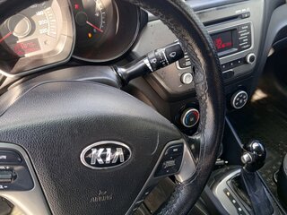 2017 Kia Rio III Рестайлинг, жёлтый, 850000 рублей, вид 5