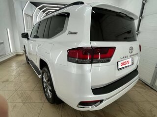 2021 Toyota Land Cruiser 300 Series, белый, 8550000 рублей, вид 4