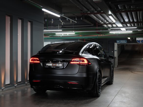 2023 Tesla Model X Plaid I Рестайлинг, чёрный - вид 3