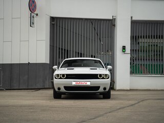 2019 Dodge Challenger III Рестайлинг 2, белый, 3400000 рублей, вид 3