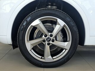 2019 Audi Q5 II (FY), белый, 3899000 рублей, вид 4