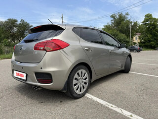 2016 Kia Ceed II Рестайлинг, серебристый, 1300000 рублей, вид 4