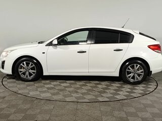 2013 Chevrolet Cruze I Рестайлинг, белый, 840000 рублей, вид 4