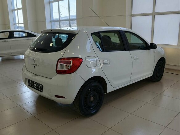 2017 Renault Sandero II, белый, 650000 рублей - вид 5