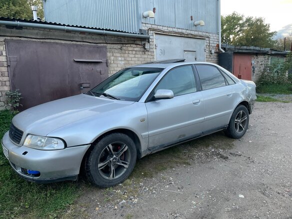 1999 Audi A4 I (B5) Рестайлинг, серый - вид 2
