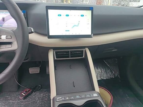 2025 BYD Yuan Up 32 kWh, белый - вид 12