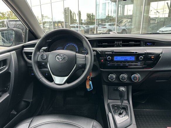 2013 Toyota Corolla XI (E160, E170, E180), белый - вид 13