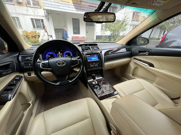 2015 Toyota Camry VII (XV50) Рестайлинг, чёрный, 2300000 рублей - вид 5