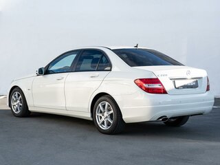 2011 Mercedes-Benz C-Класс 200 III (W204) Рестайлинг, белый, 1580000 рублей, вид 2