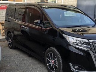 2020 Toyota Esquire I Рестайлинг, чёрный, 2900000 рублей, вид 3