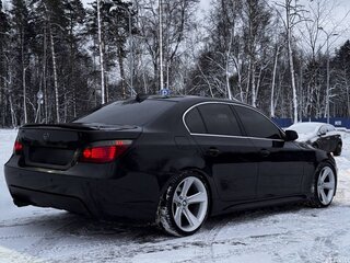 2005 BMW 5 серии 525i V (E60/E61), чёрный, 900000 рублей, вид 3