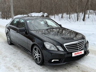 2011 Mercedes-Benz E-Класс 200 7G-Tronic IV (W212, S212, C207), чёрный, 1560000 рублей, вид 3