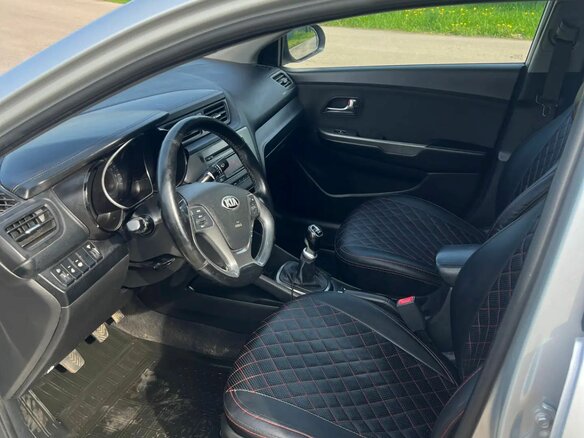 2017 Kia Rio III Рестайлинг, серебристый, 560000 рублей - вид 8