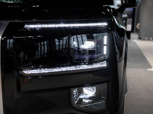 2025 Zeekr 9X 70 kWh, чёрный - вид 16