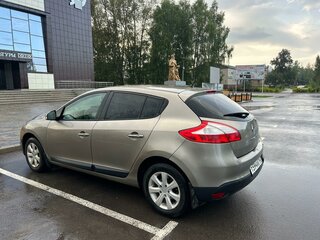 2011 Renault Megane III, бежевый, 710000 рублей, вид 4