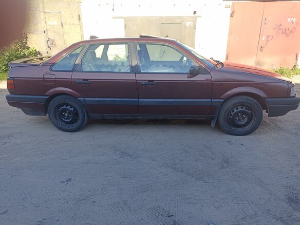 1991 Volkswagen Passat B3, пурпурный - вид 2
