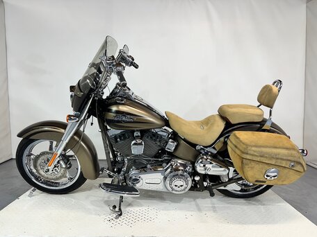 2012 Harley-Davidson CVO, бежевый, 980000 рублей, вид 2