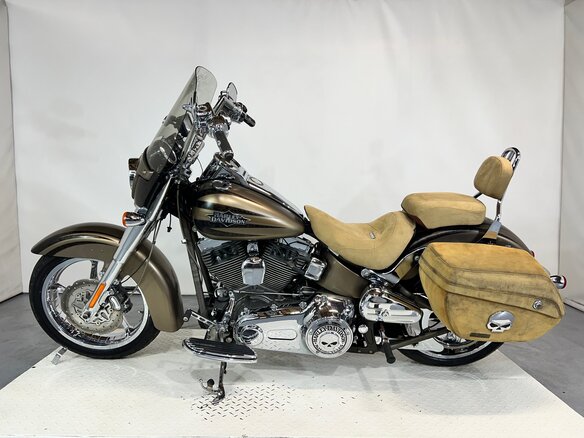 2012 Harley-Davidson CVO, бежевый, 980000 рублей - вид 1