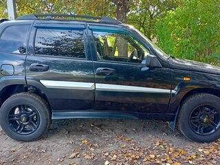 2010 Chevrolet Niva I Рестайлинг, чёрный, 630000 рублей, вид 3