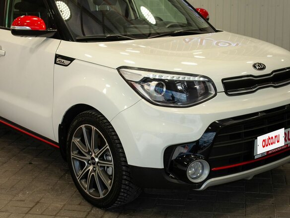 2016 Kia Soul II Рестайлинг, белый, 1560000 рублей - вид 8